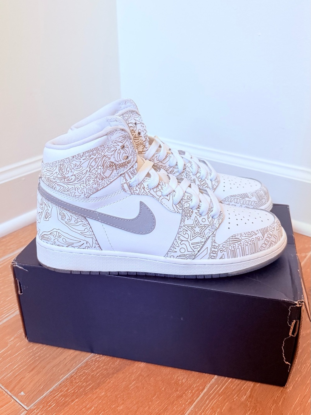 Air Jordan 1 Retro High OG ‘Laser’ - Size:7Y
